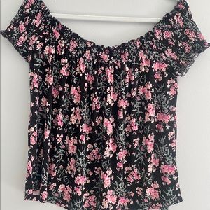 Women’s American Eagle Off The Shoulder Shirt